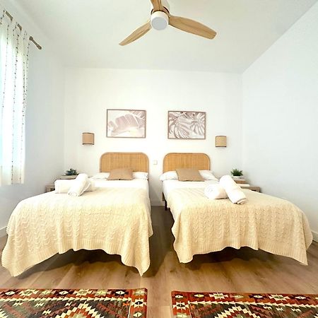 Villa Alboran Beachfront 9Pax ตอร์เร เด เบนากาลบอน ภายนอก รูปภาพ
