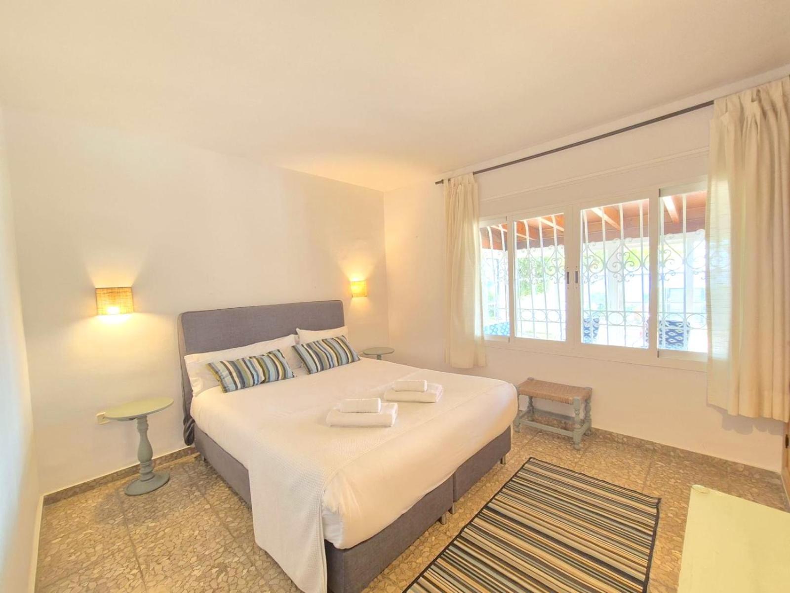 Villa Alboran Beachfront 9Pax ตอร์เร เด เบนากาลบอน ภายนอก รูปภาพ